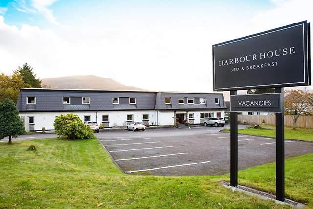 Harbour House is a bed and breakfast hotel in Ullapool overlooking Loch Broom with great views. Just off the main road as you enter Ullapool along the NC500 route.
