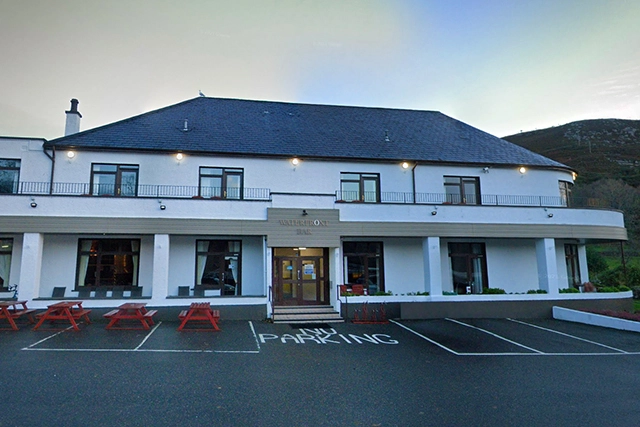 Waterfront Bar / Restaurant